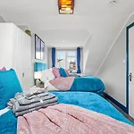 Central Coventry, Cinema Tv Games Room, Sleeps 11
